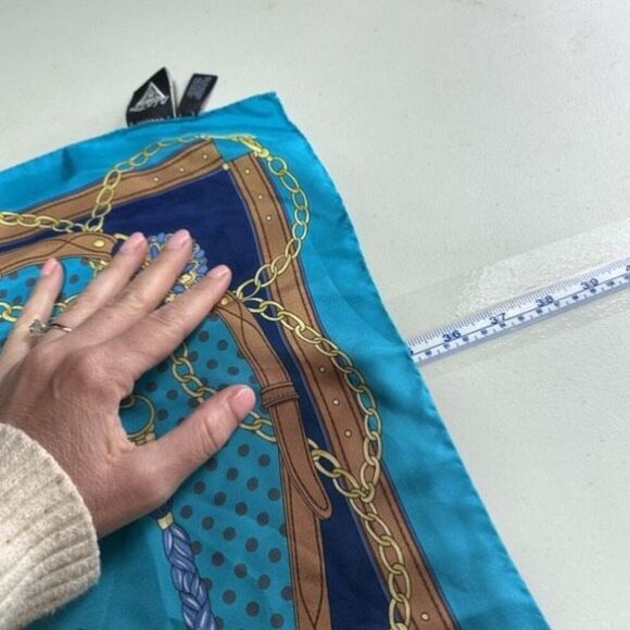 Vintage Ninto 100% Silk Square Hand Rolled Scarf Equestrian Blue‎ Turquoise - Picture 12 of 12